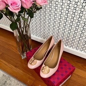 Tory Burch Sea Shell Pink Size 8.5 Pump